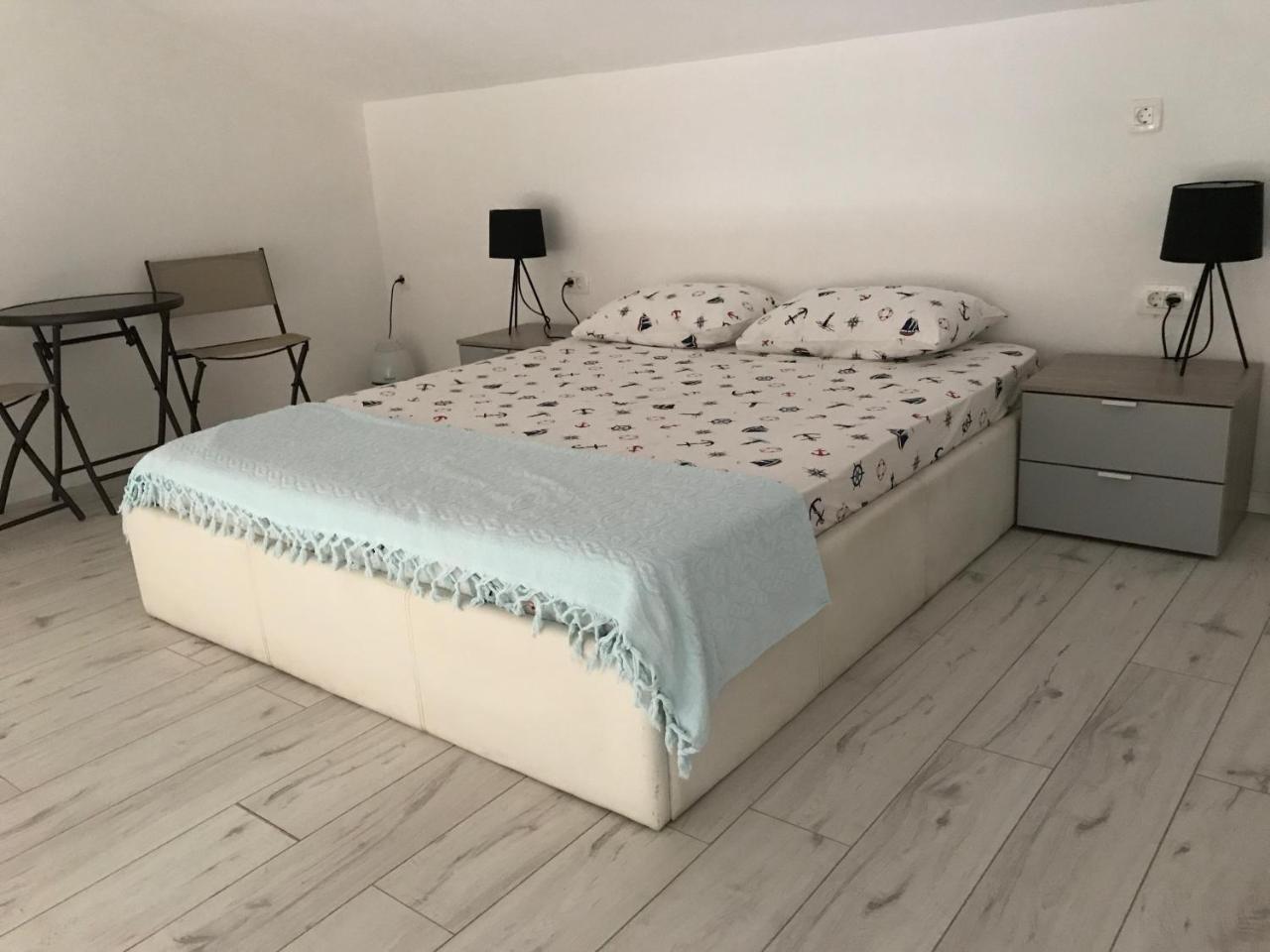 Loft Infinity Leilighet Petrovac Eksteriør bilde